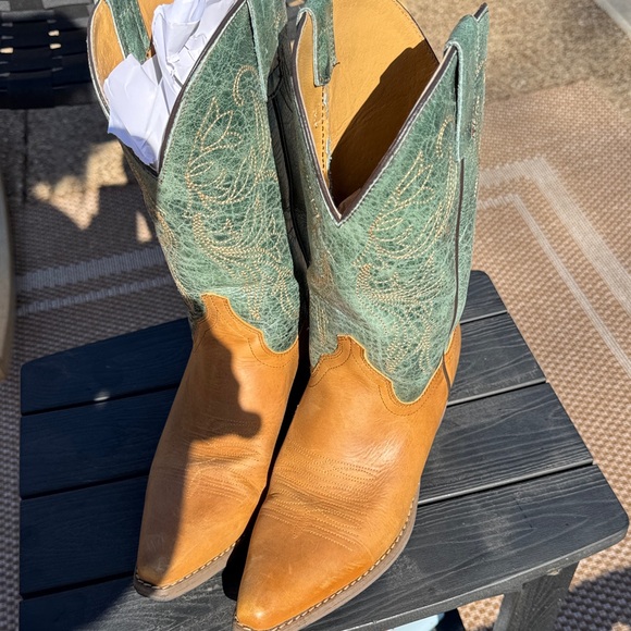 sterling River Green and buckskin Heeled Boots size9. Heavy duty boot. - Picture 3 of 9
